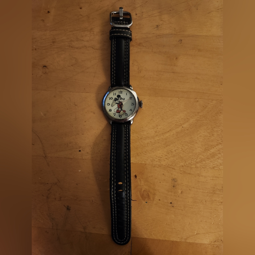 Mens Black Leather Strap Watch